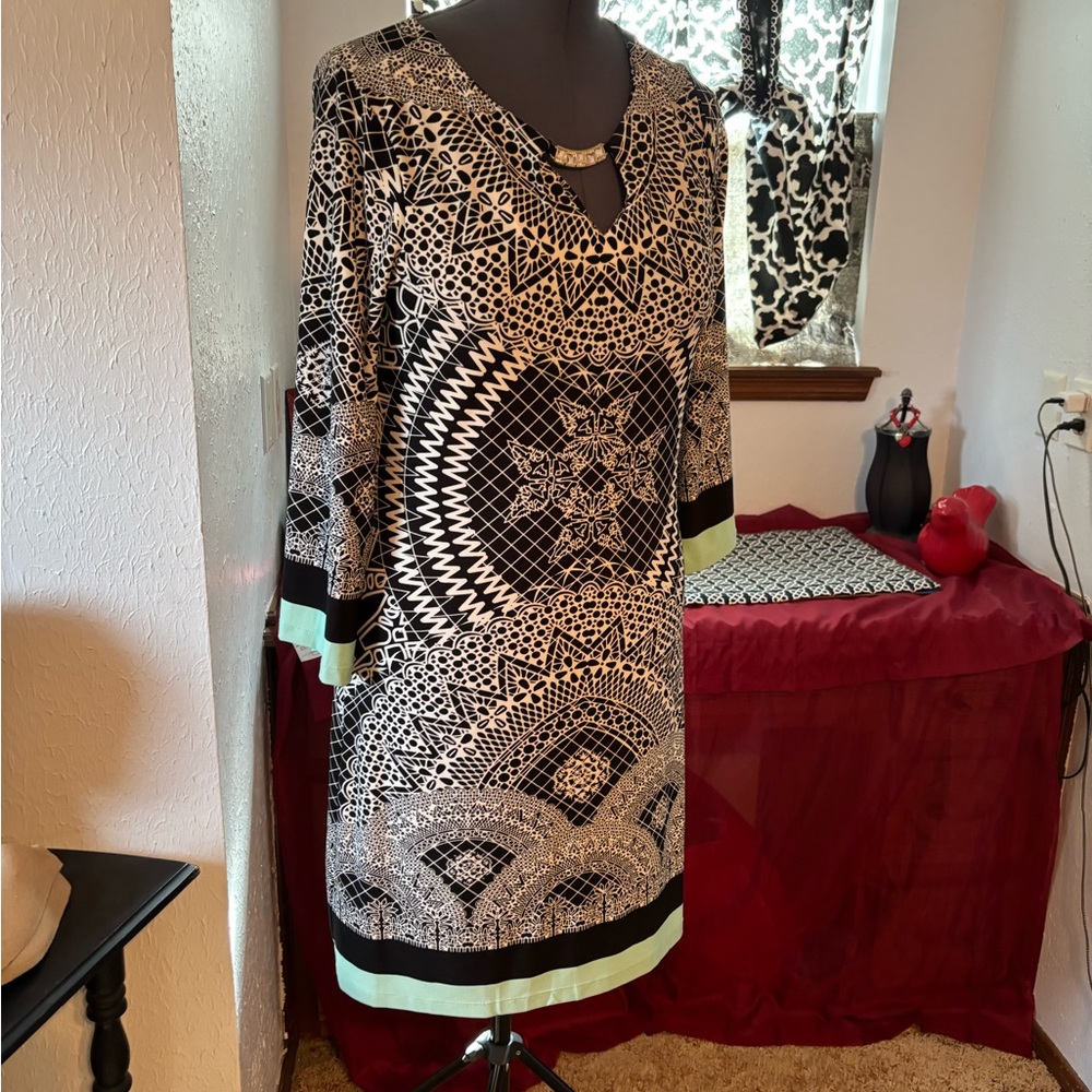 Haani Black and White Geometric Midi Dress